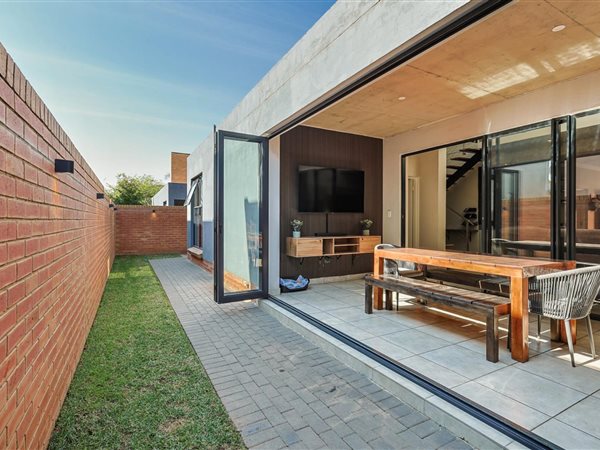 3 Bedroom Townhouse 3 Bedroom Townhouse