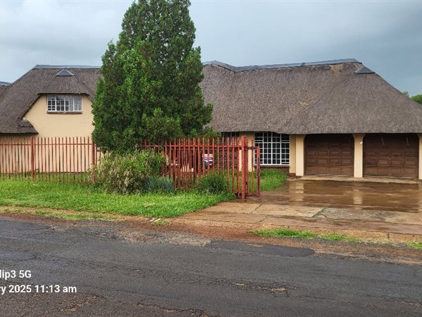 4 Bedroom House 4 Bedroom House