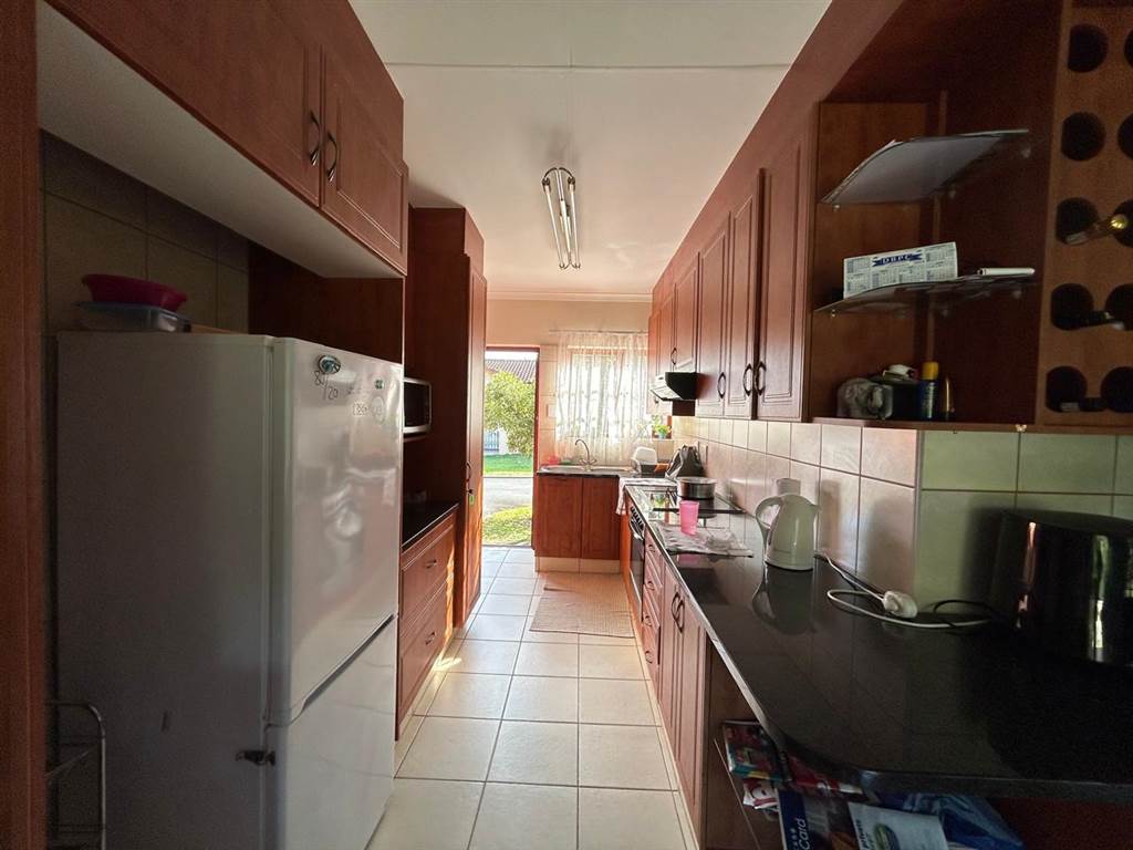 2 Bed Townhouse in Shelly Beach photo number 6