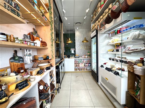 20 m² Retail Space 20 m² Retail Space