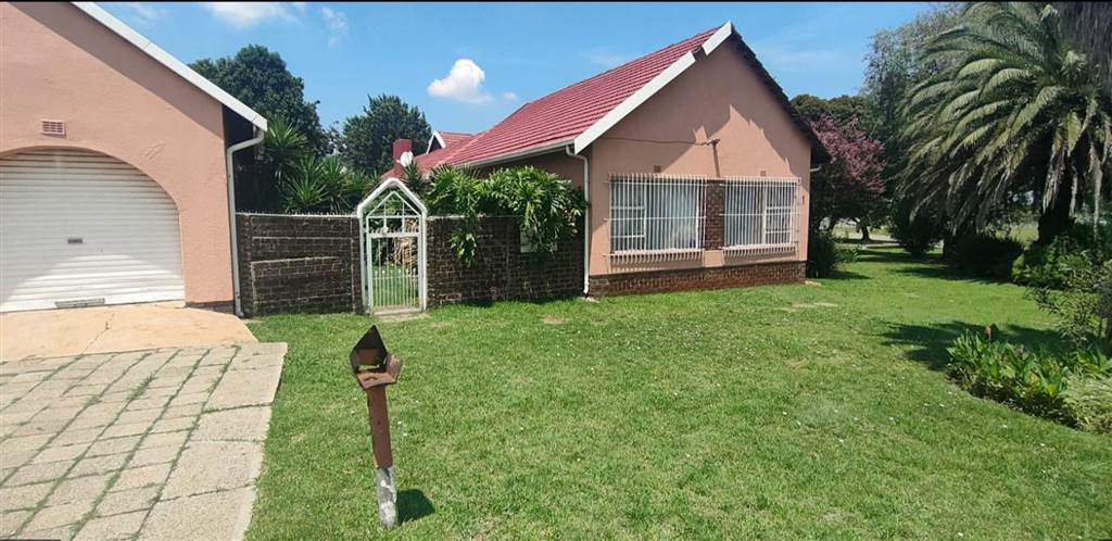 4 Bed House in Boksburg South photo number 1