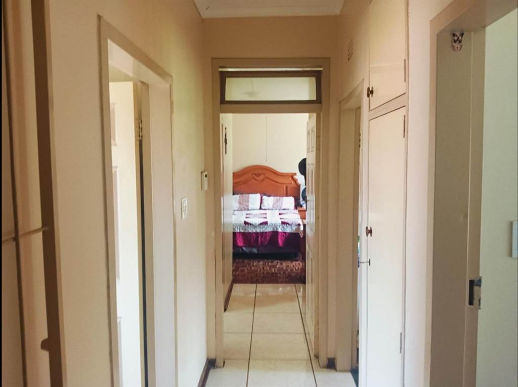 4 Bed House in Boksburg South photo number 19