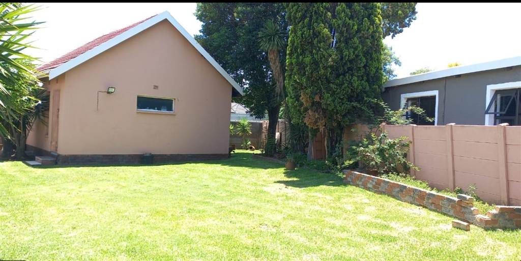 4 Bed House in Boksburg South photo number 10