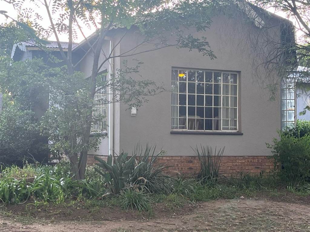 4 Bed House in Benoni North photo number 13