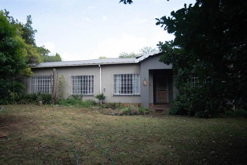 4 Bed House in Benoni North photo number 10