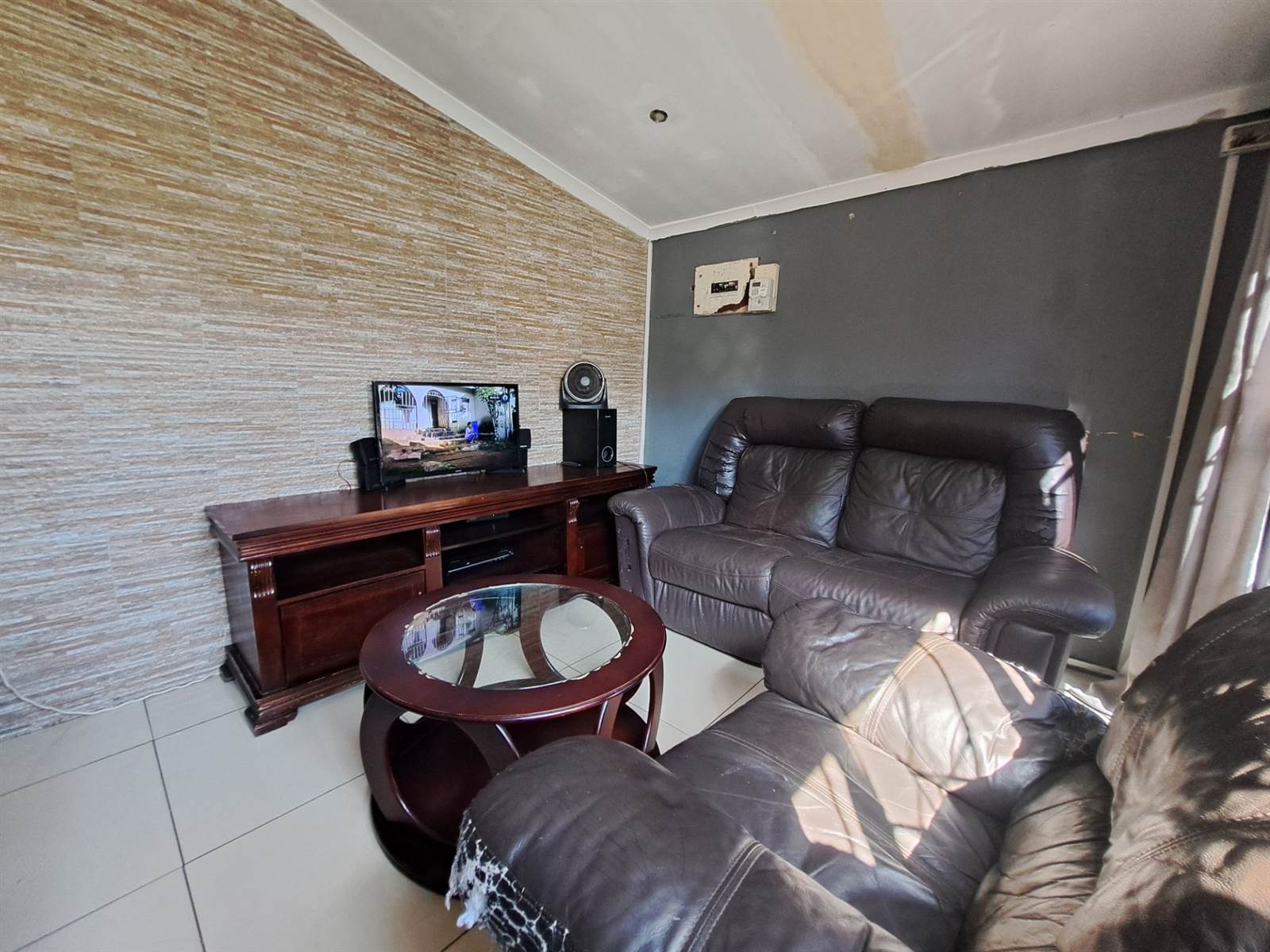 2 Bed House in Kwandengezi photo number 16