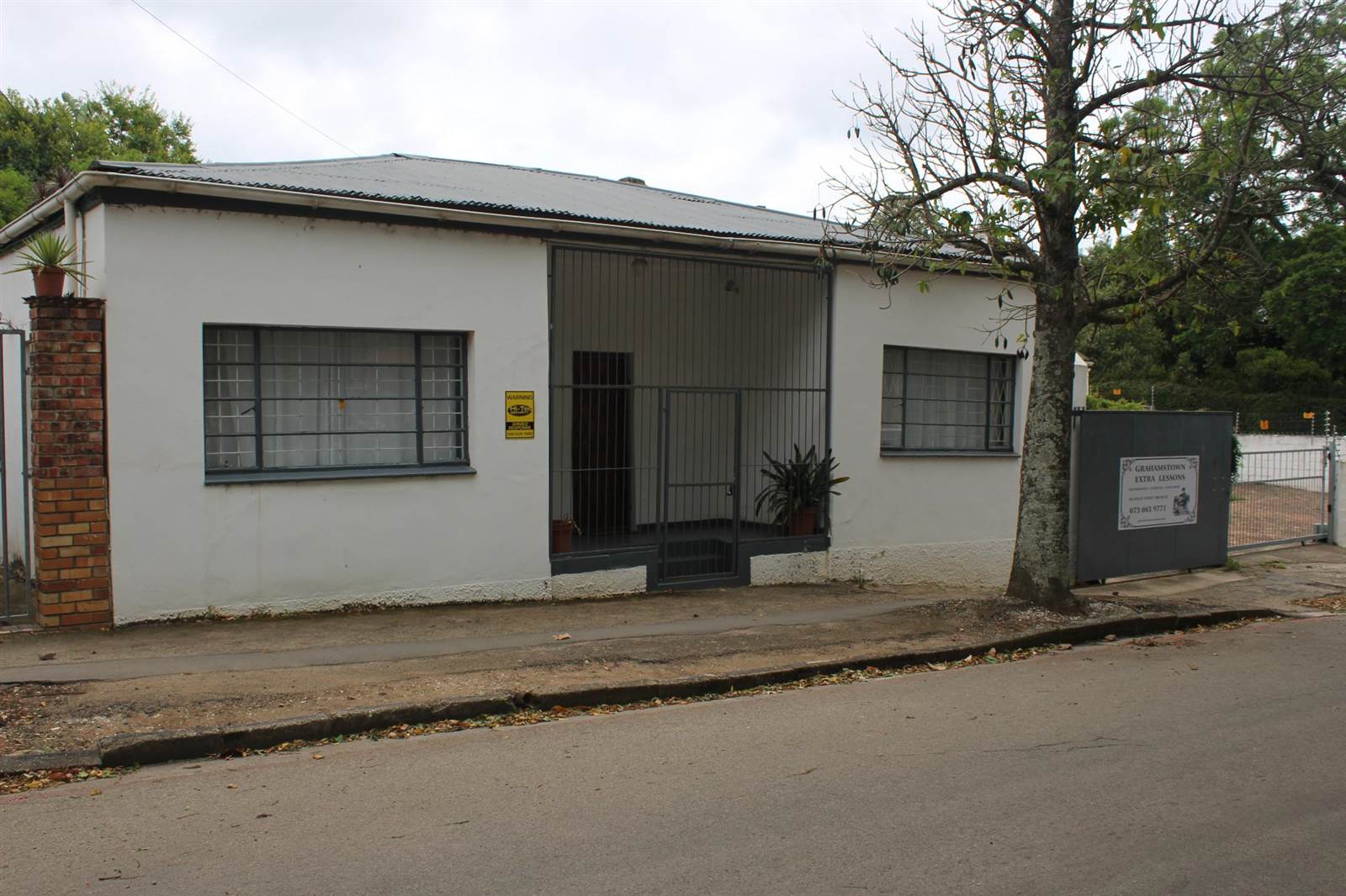 3 Bed House in Grahamstown Central photo number 1