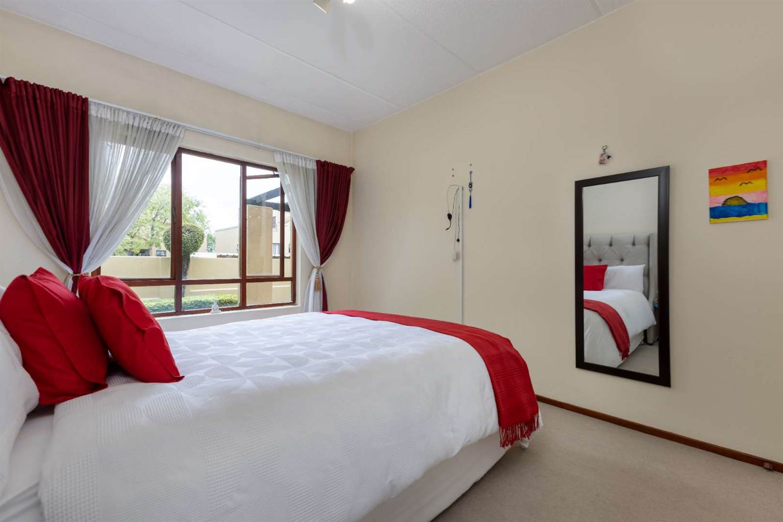 2 Bed Apartment in Sunninghill photo number 16