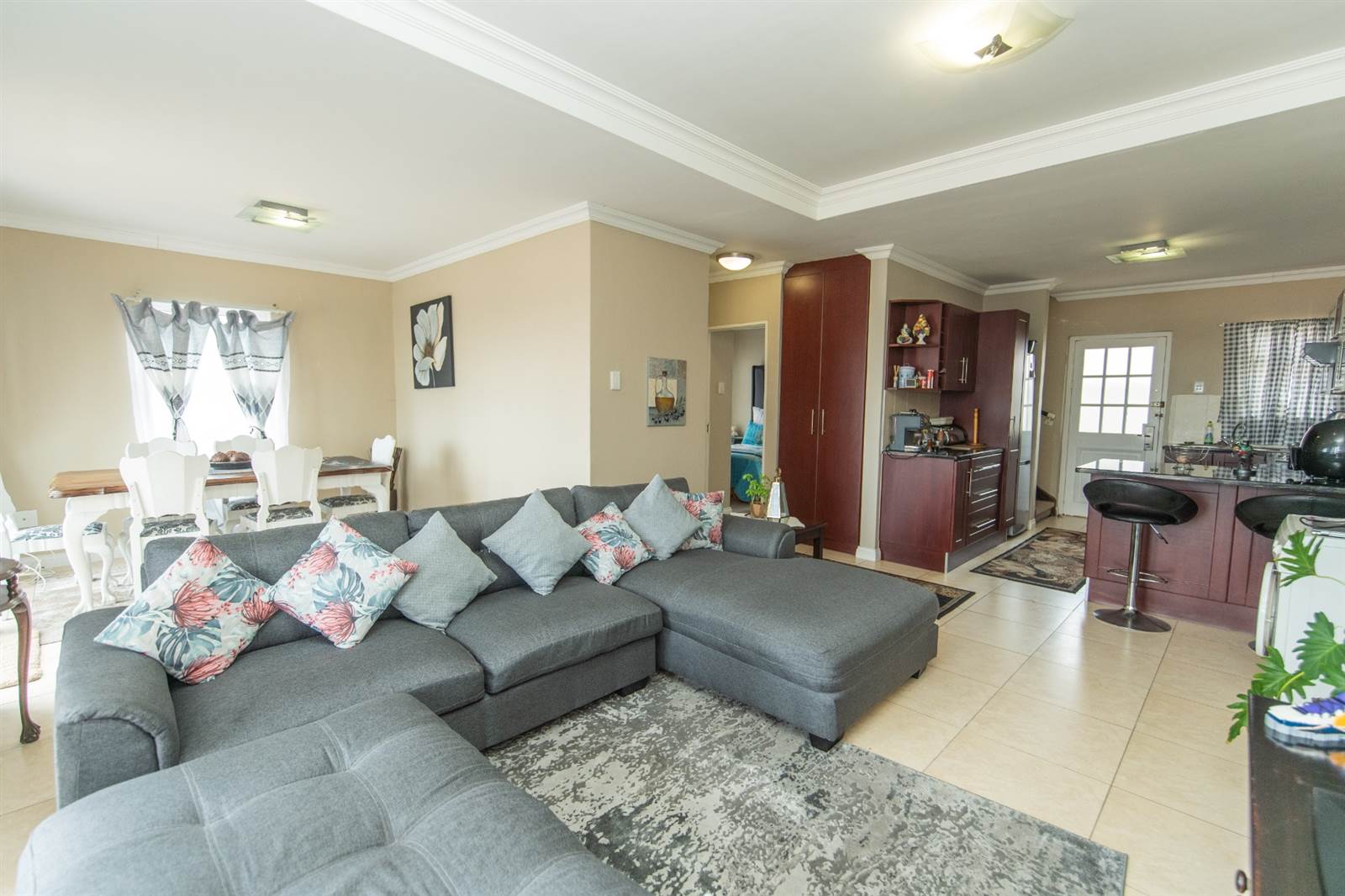 3 Bed Apartment in Walmer Heights photo number 5