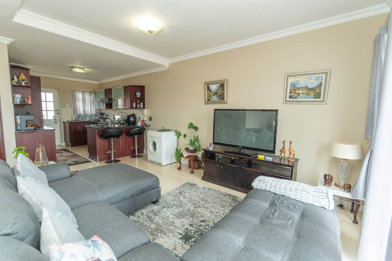 3 Bed Apartment in Walmer Heights photo number 6