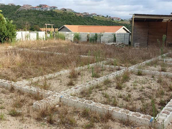 980 m² Land available in Great Brak River