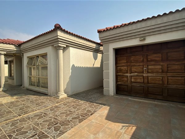 4 Bed House in African Jewel