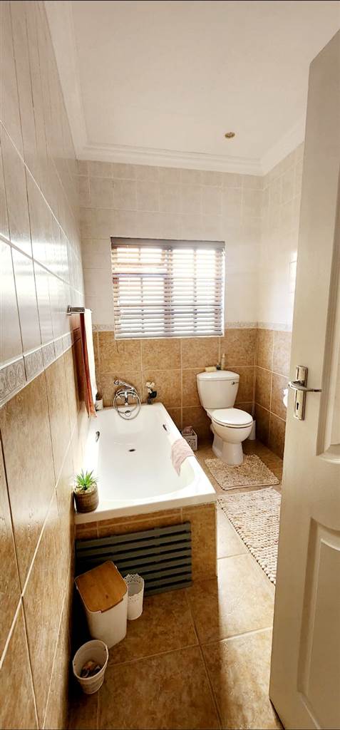 3 Bed House in Wilkoppies photo number 18