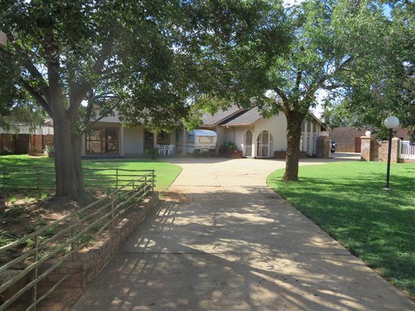 5 Bed House in Delareyville