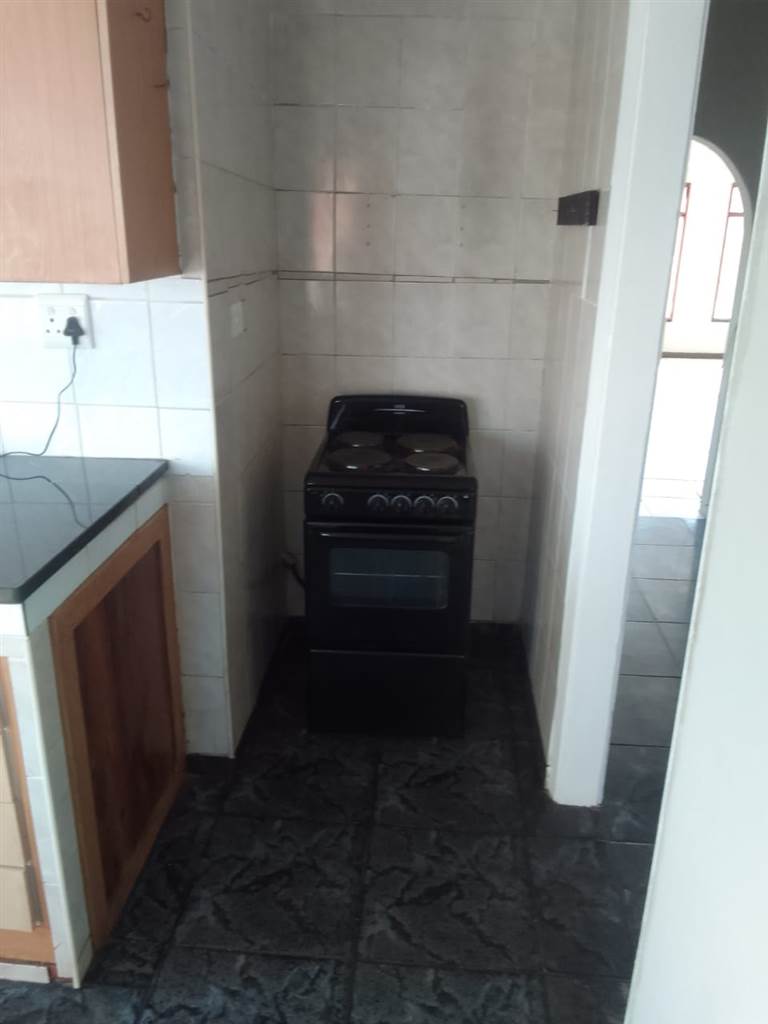 2 Bed Apartment in Brakpan Central photo number 5