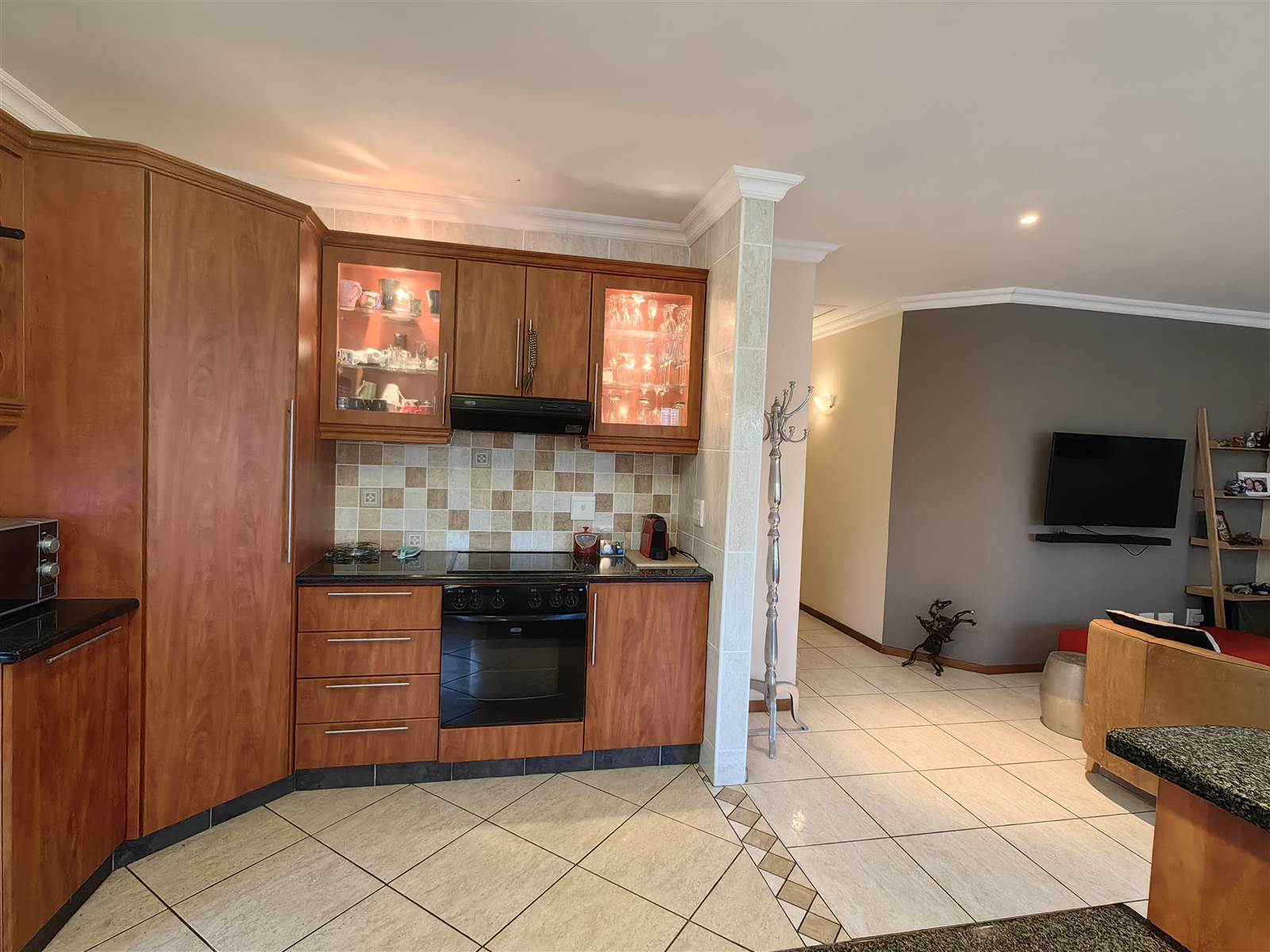 3 Bed Townhouse in Scottburgh Central photo number 7
