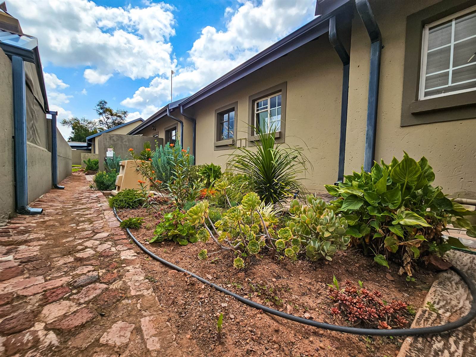 3 Bed Townhouse in Mookgophong (Naboomspruit) photo number 11
