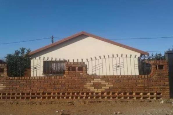 2 Bed House in Lethlabile photo number 2