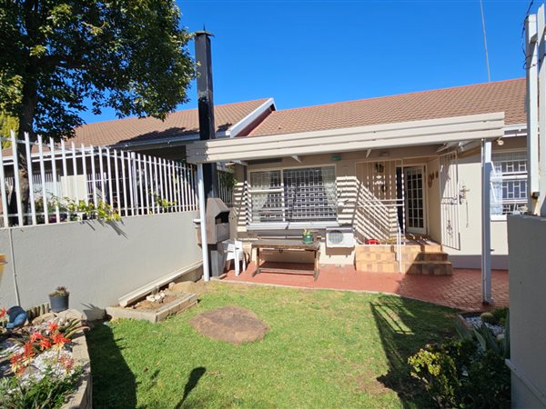 2 Bedroom Townhouse 2 Bedroom Townhouse
