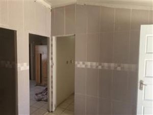 2 Bed House in Mofolo Central