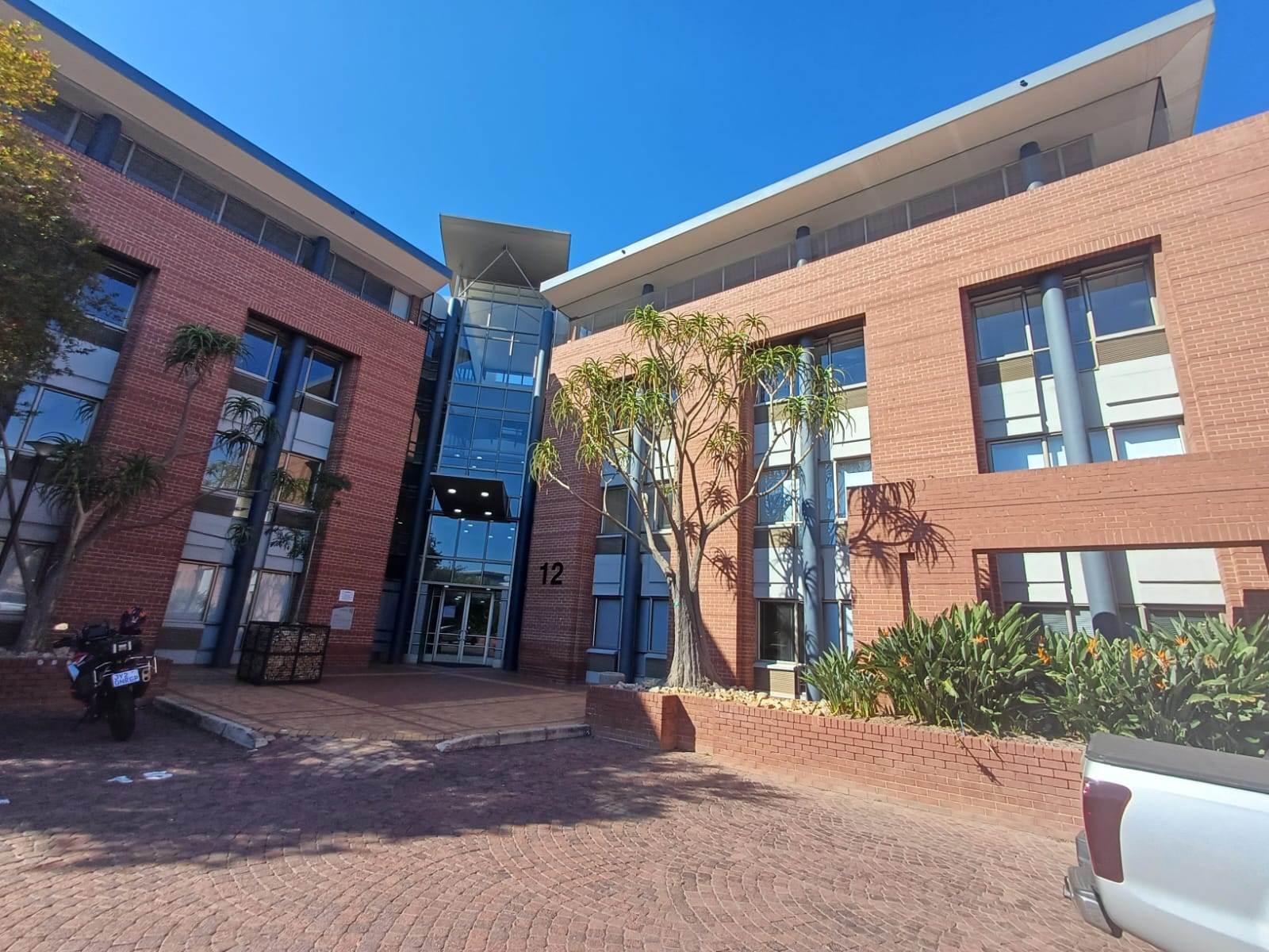 601.9  m² Commercial space in Woodmead photo number 2