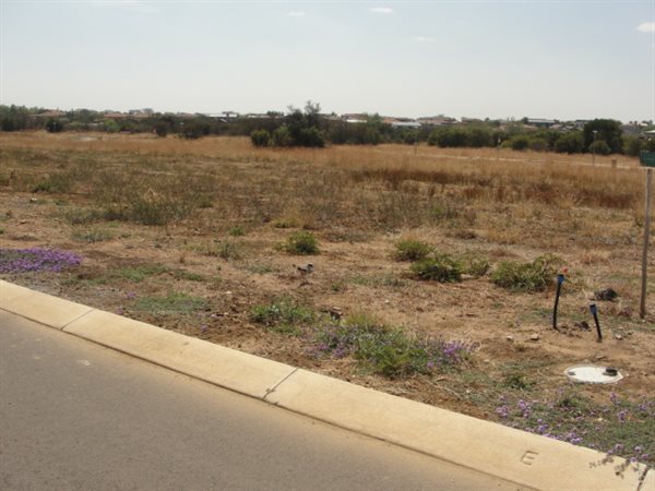 770 m² Land available in Six Fountains Estate