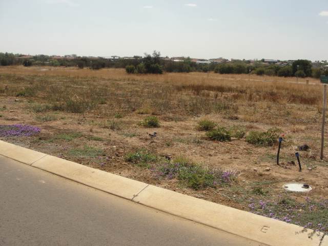 770 m² Land available in Six Fountains Estate photo number 1