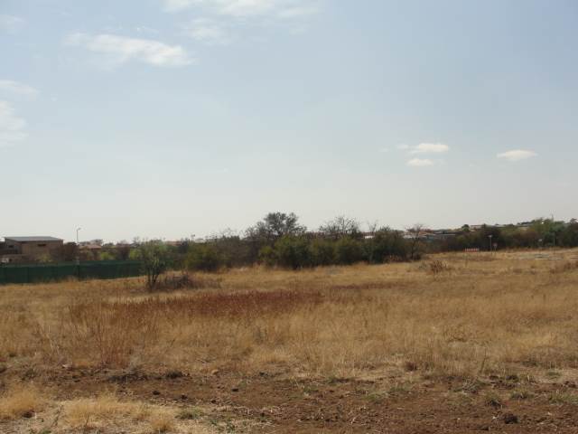 770 m² Land available in Six Fountains Estate photo number 28