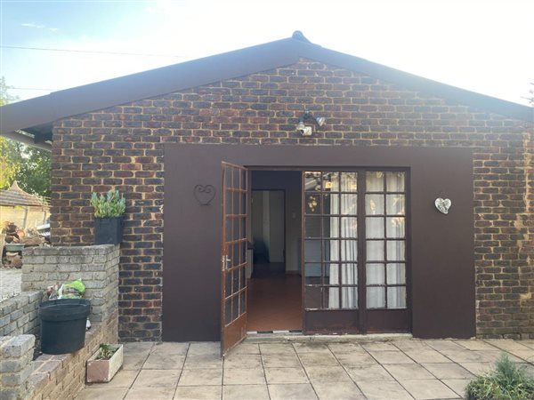 1 Bed House in Esther Park