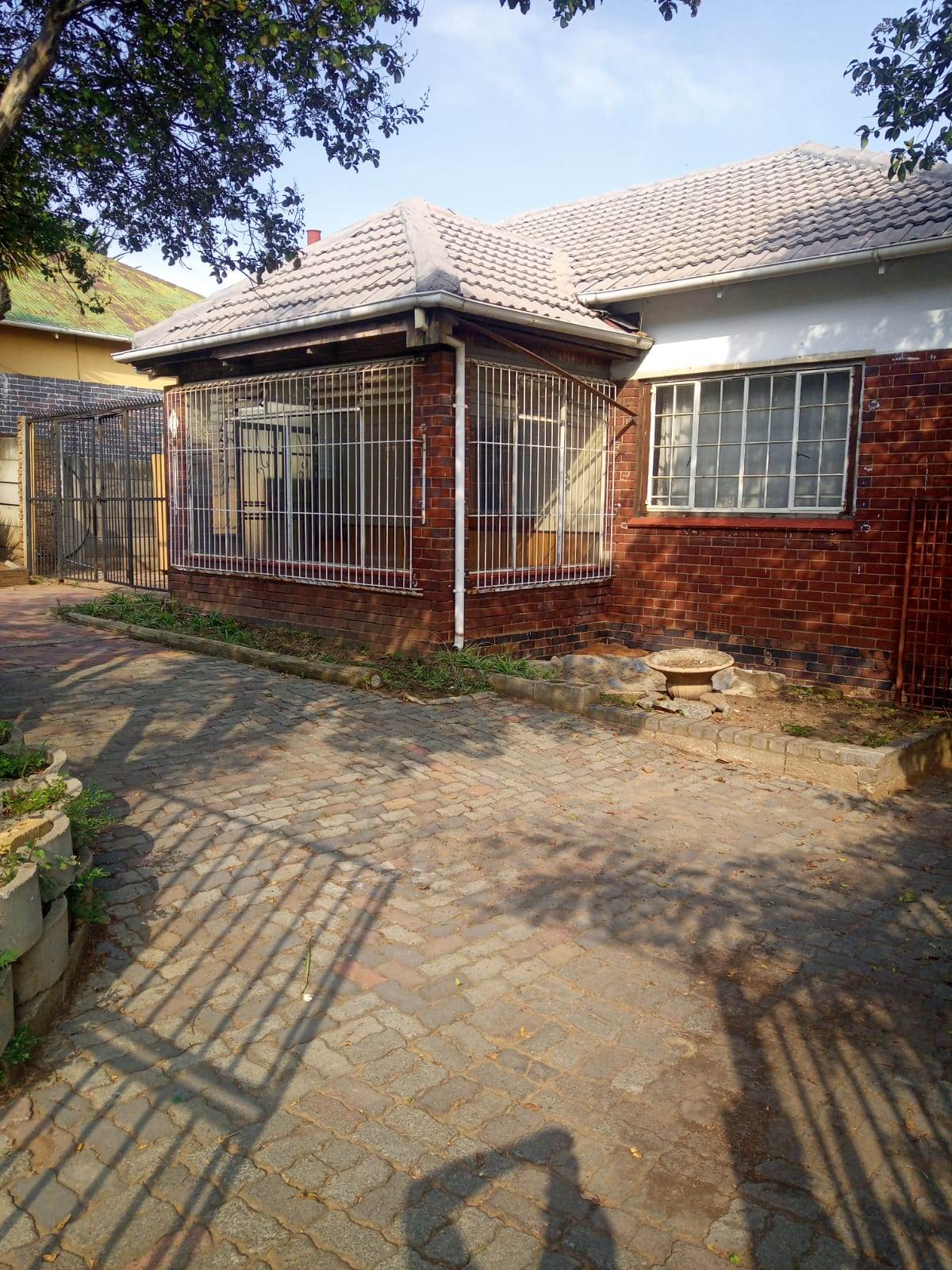 3 Bed House in Rosettenville photo number 2