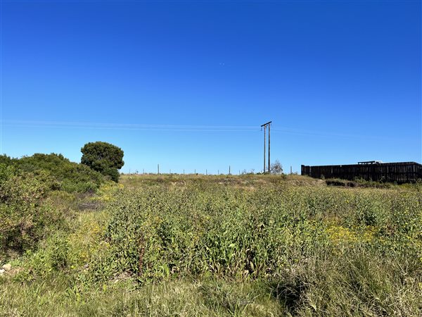 1221 m² Land available in C Place