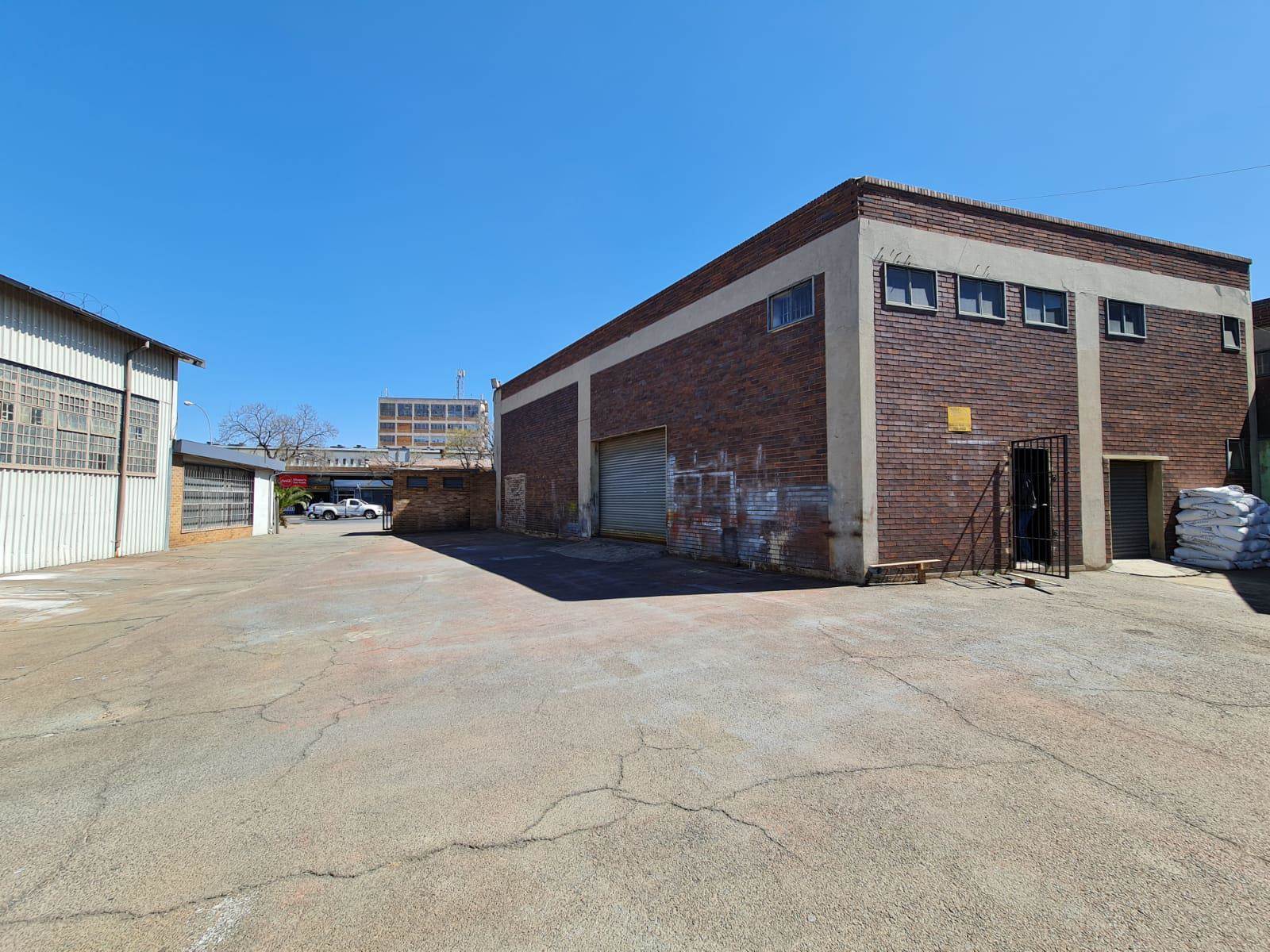 291  m² Industrial space in Benrose photo number 1