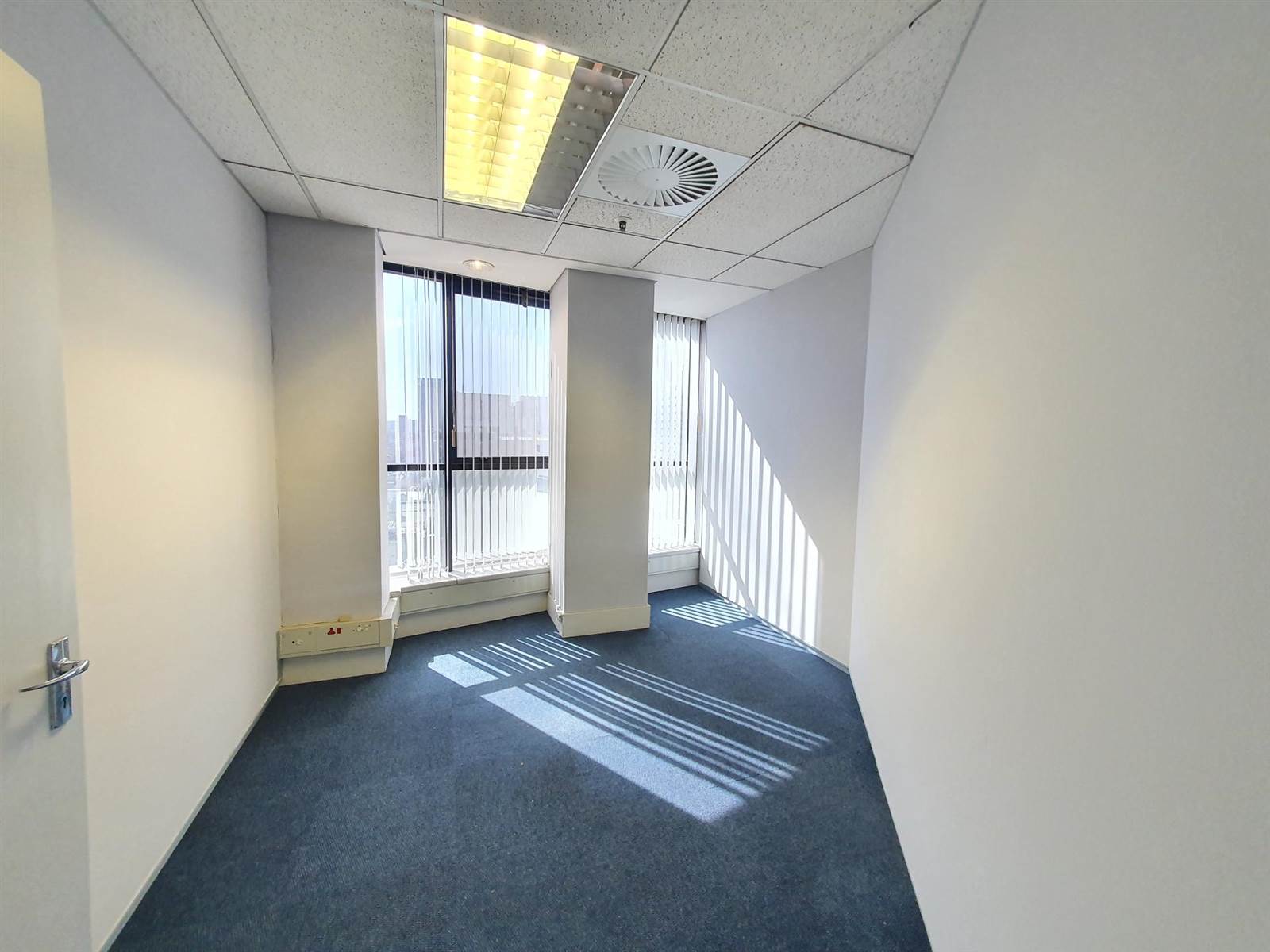 88  m² Office Space in Durban CBD photo number 7