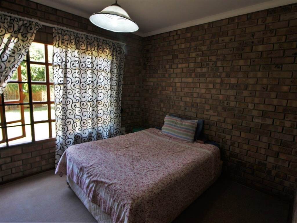 6 Bed House in Mookgophong (Naboomspruit) photo number 15