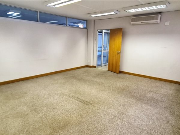 57.7  m² Office Space