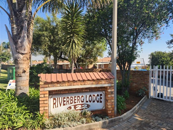 3 Bedroom Townhouse 3 Bedroom Townhouse