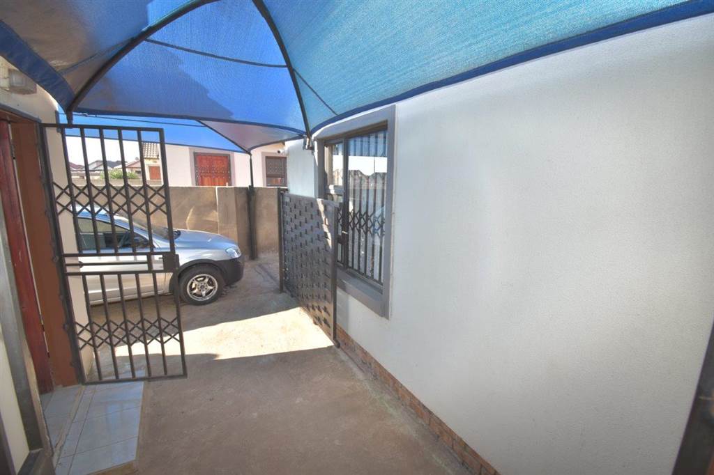 2 Bed House in Benoni CBD photo number 4