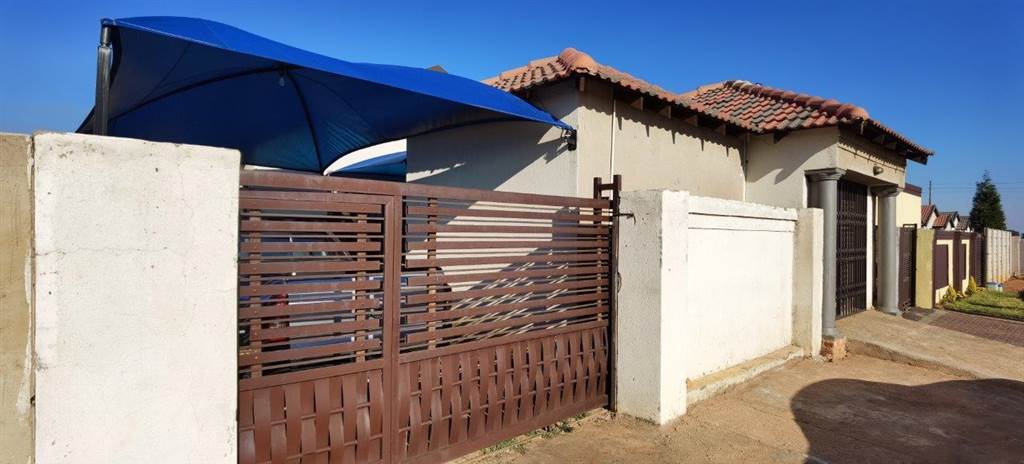 2 Bed House in Benoni CBD photo number 2