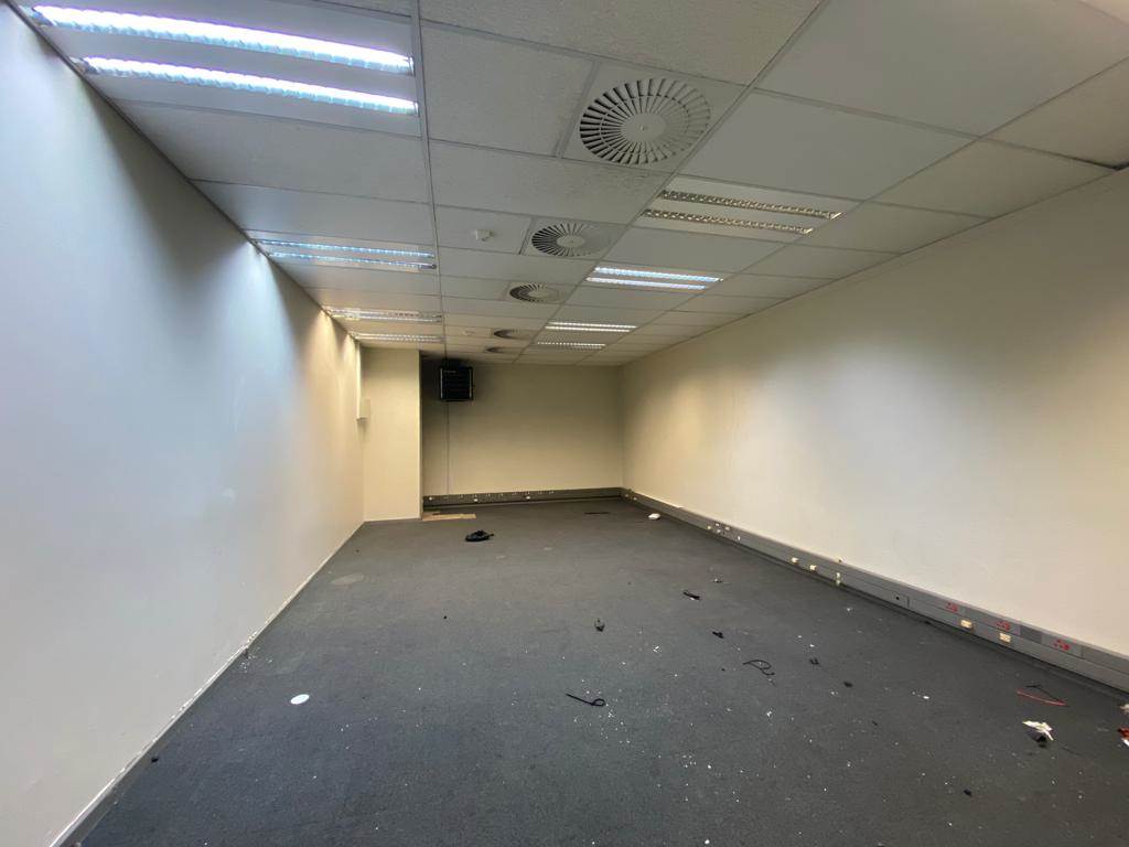 1000  m² Commercial space in Witbank Central photo number 4