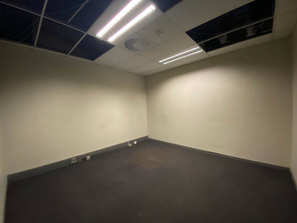 1000  m² Commercial space in Witbank Central photo number 10