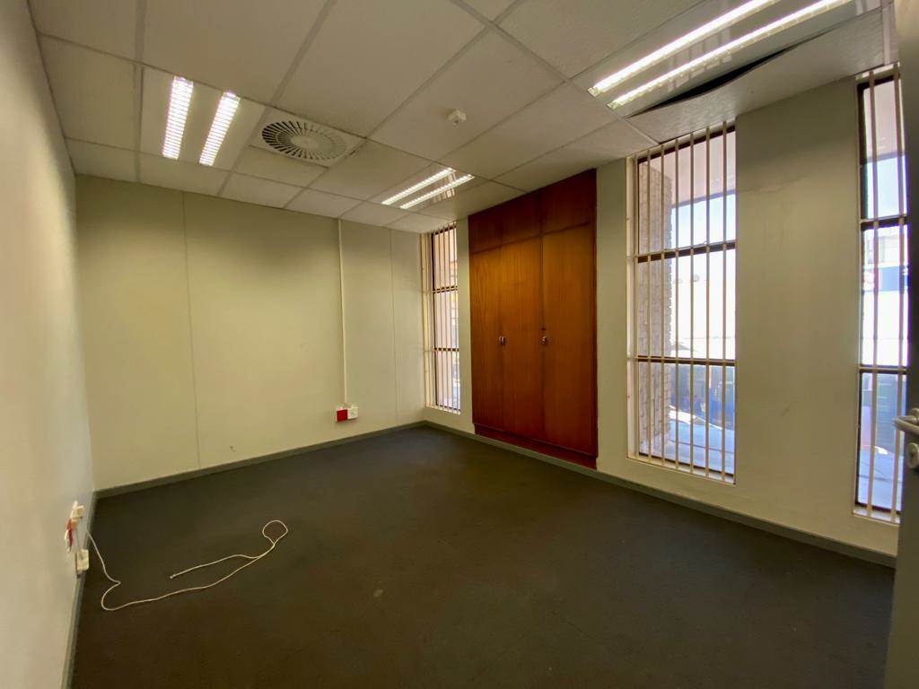 1000  m² Commercial space in Witbank Central photo number 7