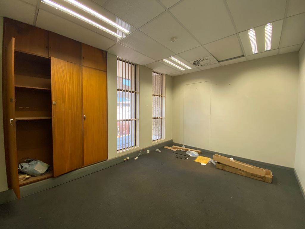 1000  m² Commercial space in Witbank Central photo number 6