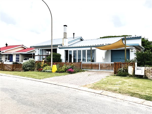 4 Bed House in Kabeljous