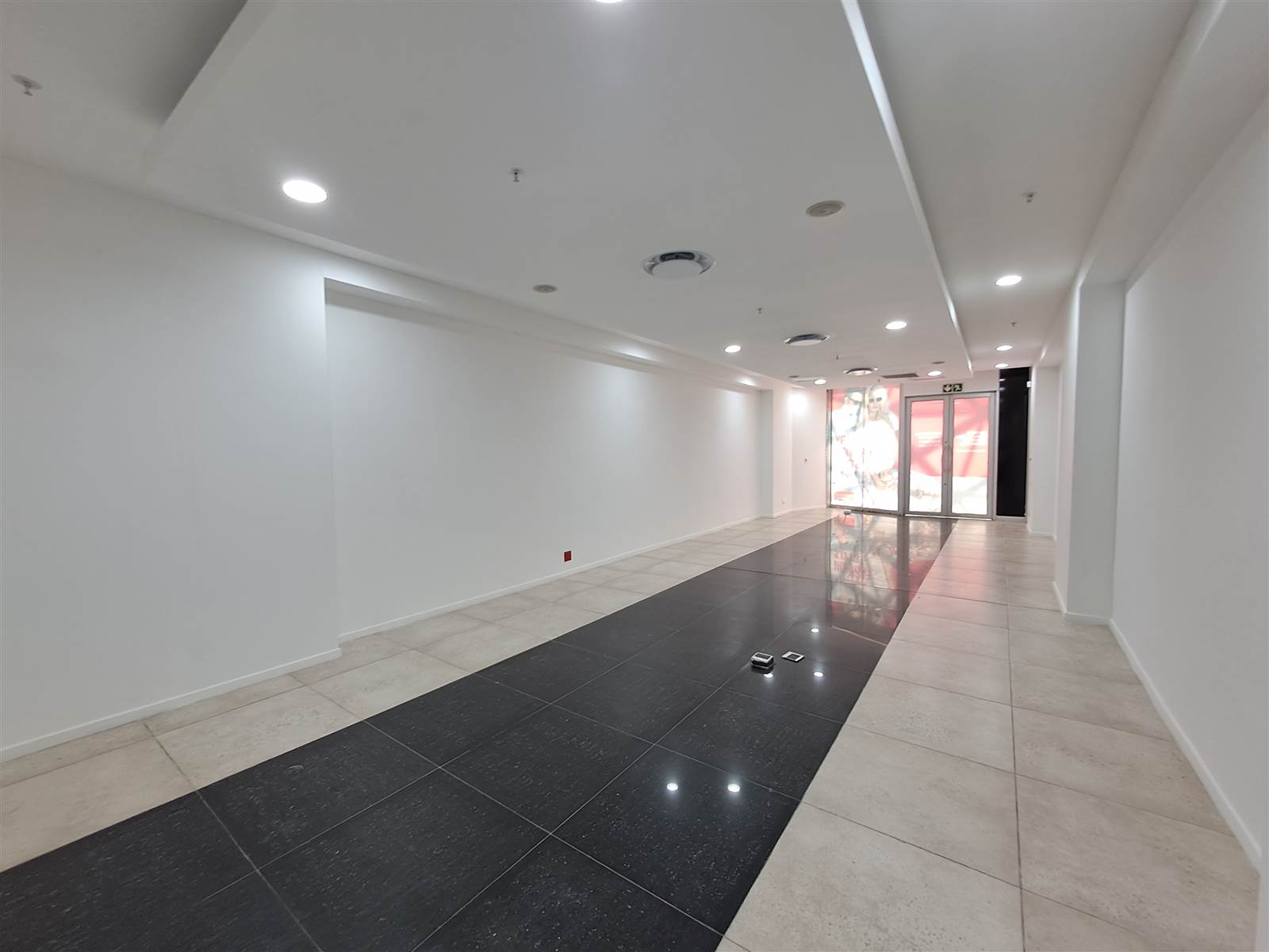 98  m² Retail Space in Melrose Arch photo number 4