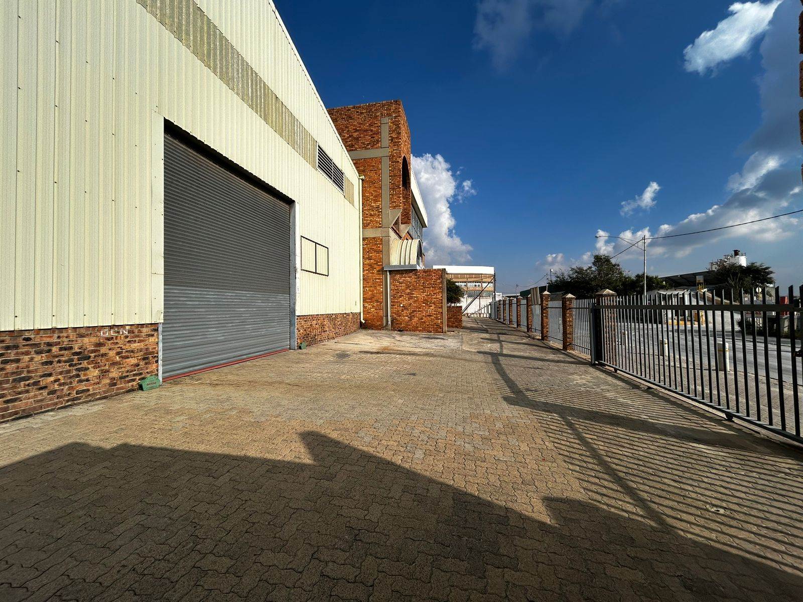 1150  m² Industrial space in Wynberg photo number 3