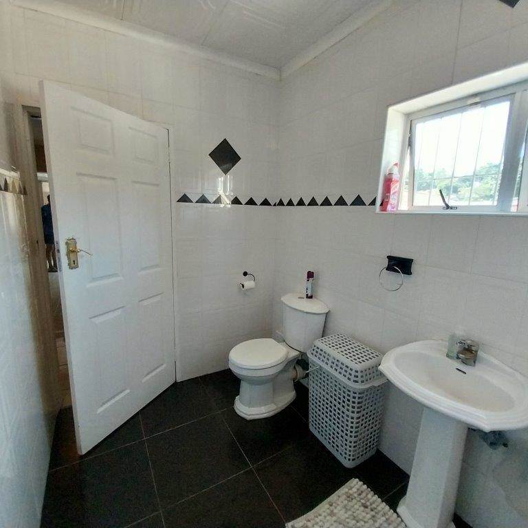 3 Bed House in Malvern photo number 23