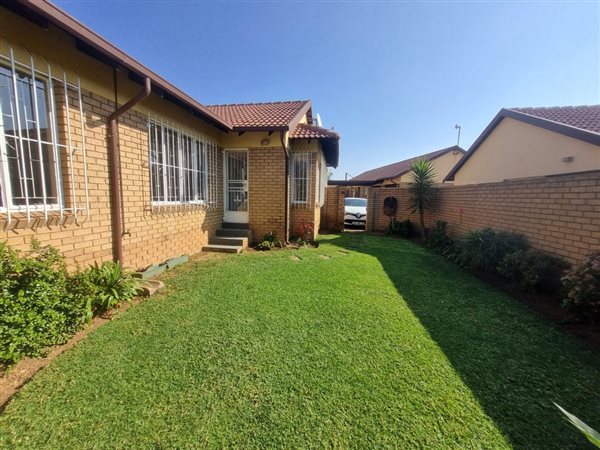 2 Bedroom Townhouse 2 Bedroom Townhouse