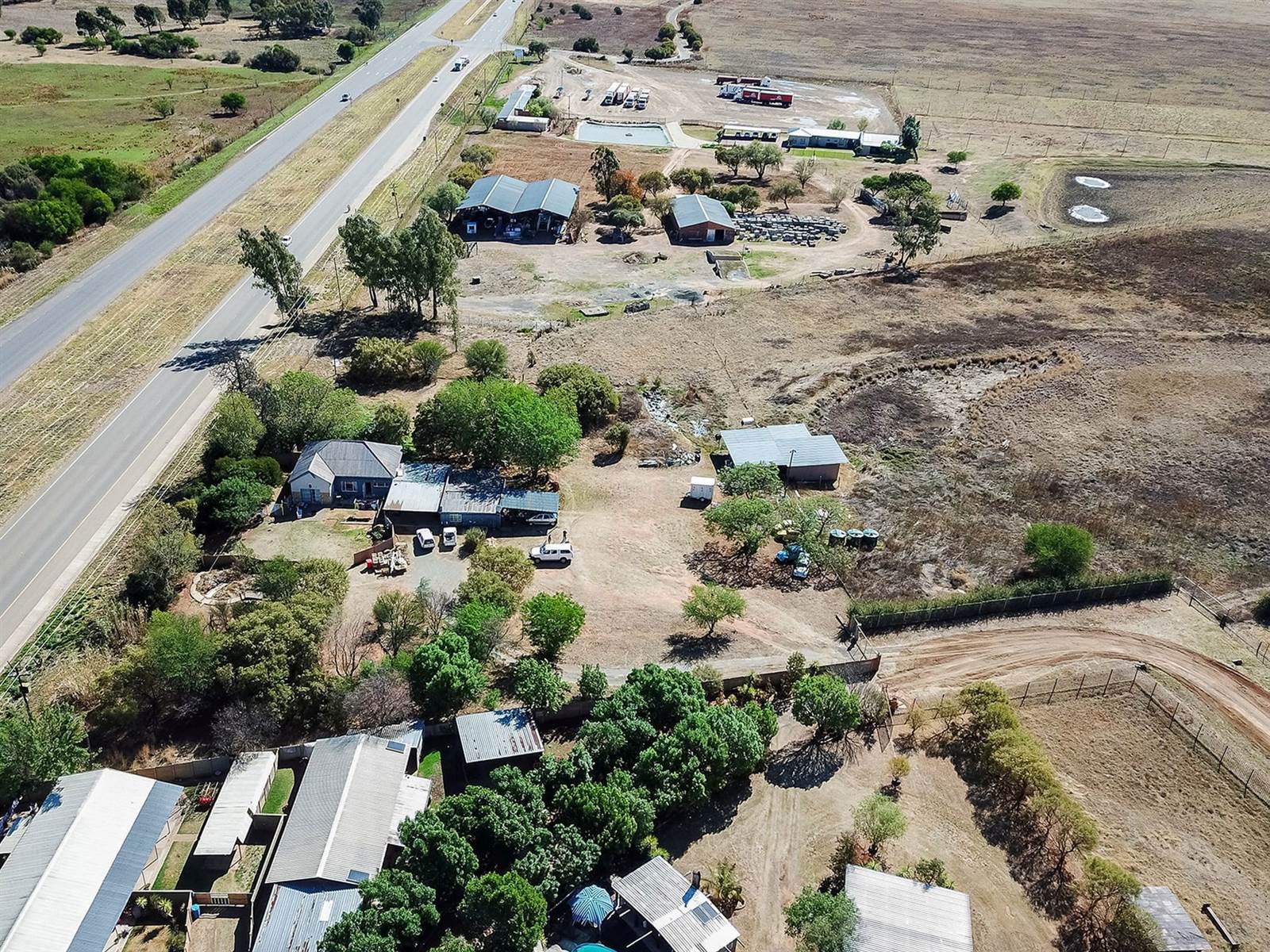 8.6 ha Smallholding in Bloemfontein Farms photo number 9