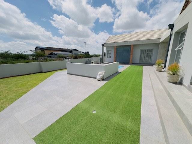 4 Bed House in Midstream Ridge Estate photo number 9