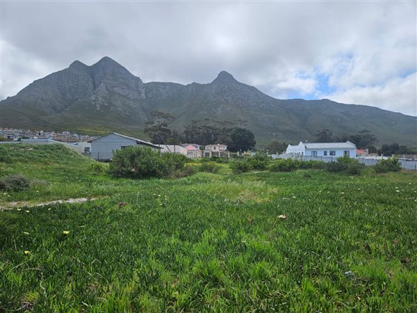 1 016 m² Land